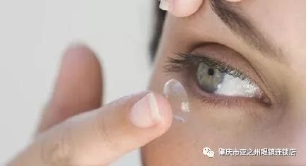 月抛超过一个月，探索短期隐形眼镜的潜在风险与注意事项